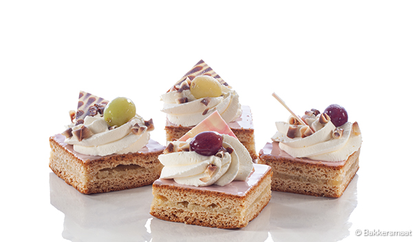Oranjekoek slagroom
